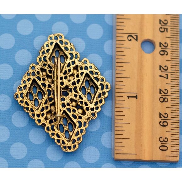 Vintage Intricate Gold Tone Brooch - M22 - Picture 2 of 2